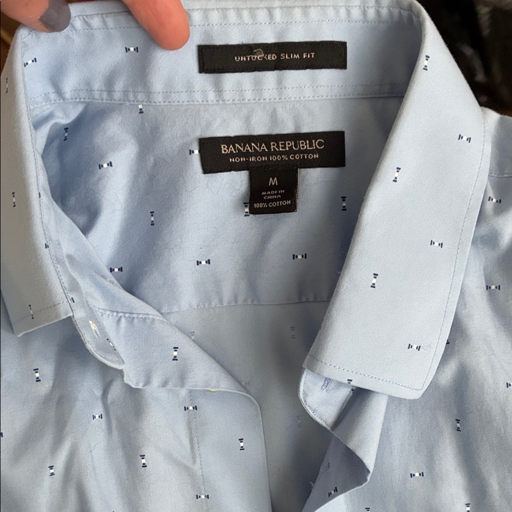 Banana Republic Men's Sky Blue untucked Dress Shirt Medium